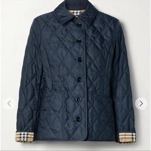 Vintage Burberry short quilted raincoat Classic plaid
inside